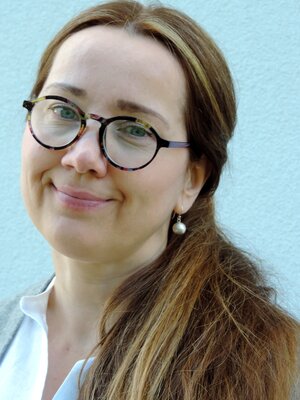 Porträttbild på Kristiina Savin.